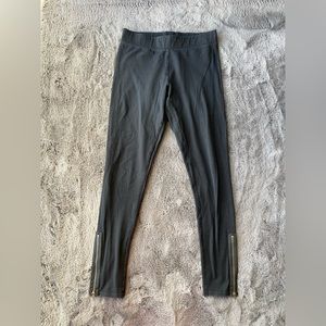 American Eagle leggings with ankle zip